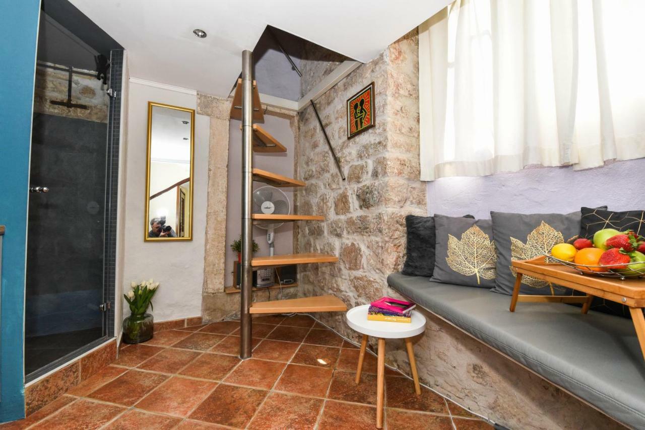 Aurora Tiny Apartment Zara Esterno foto